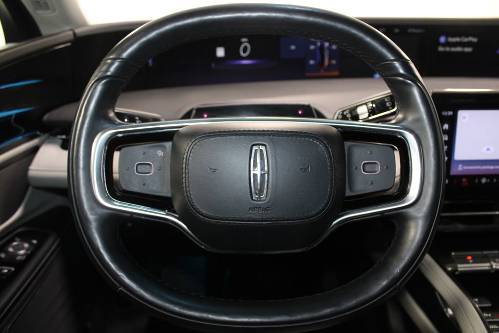 Used 2024 Lincoln Nautilus Reserve image 16