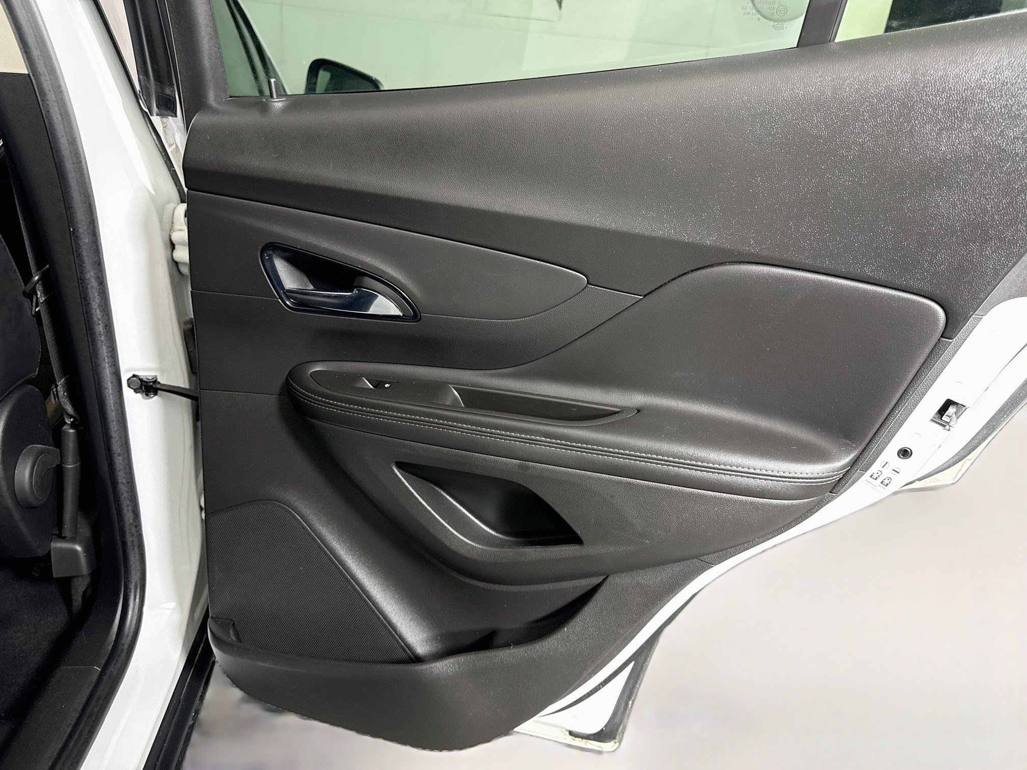 Used 2020 Buick Encore Preferred FWD image 28