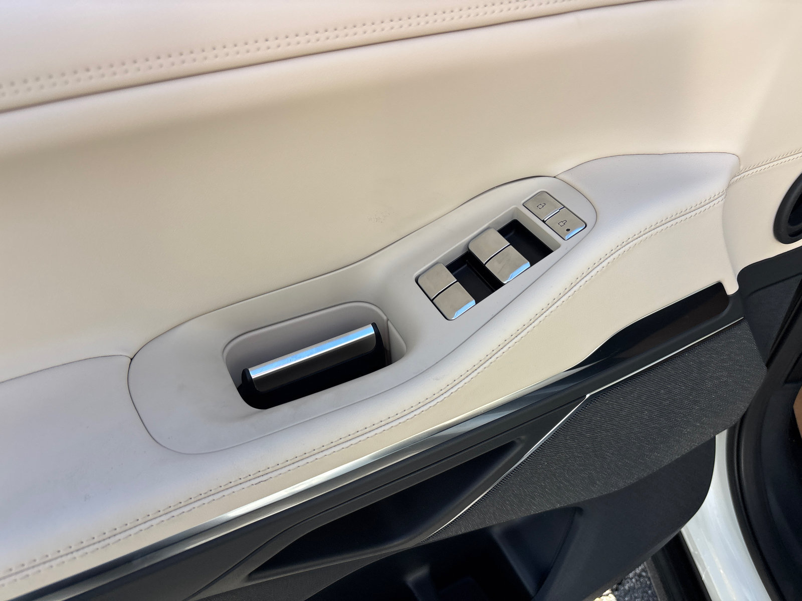 New 2027 Lincoln Navigator Reserve AWD/4WD image 12