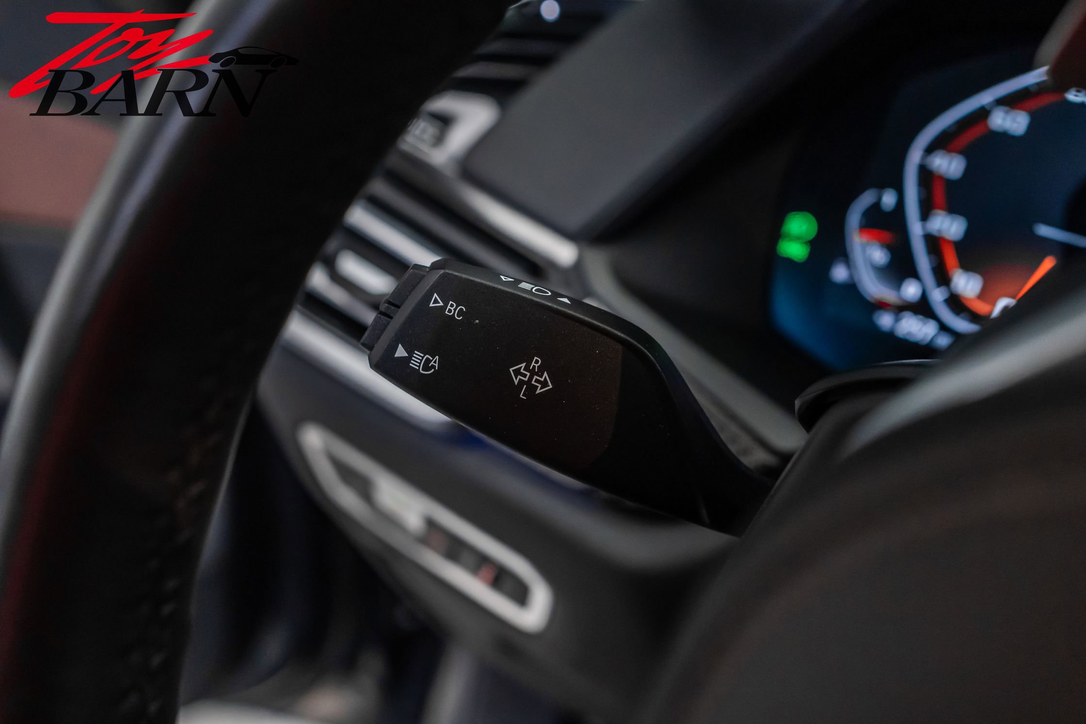 Used 2020 BMW X6 M50i w/ Executive Package image 36