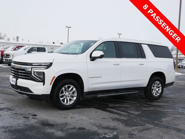 Used 2025 Chevrolet Suburban LT image 2