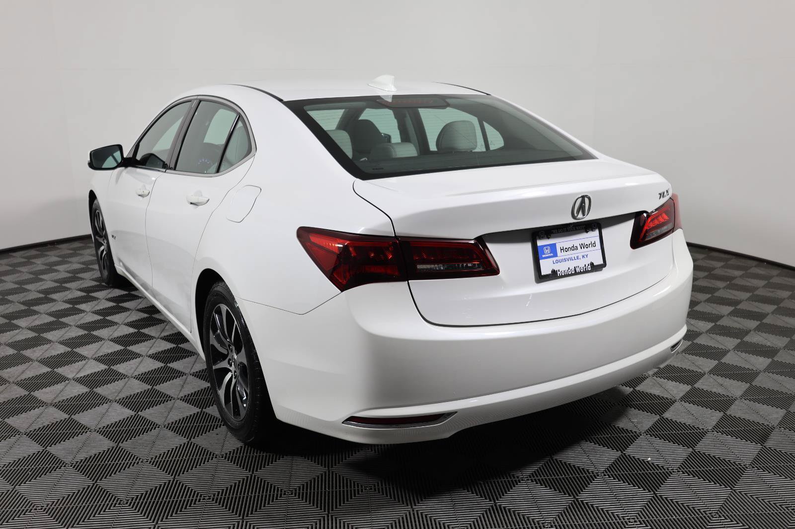 Used 2016 Acura TLX FWD image 7