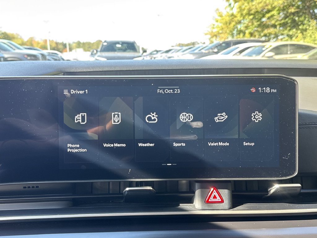 Used 2025 Kia Carnival FWD image 19