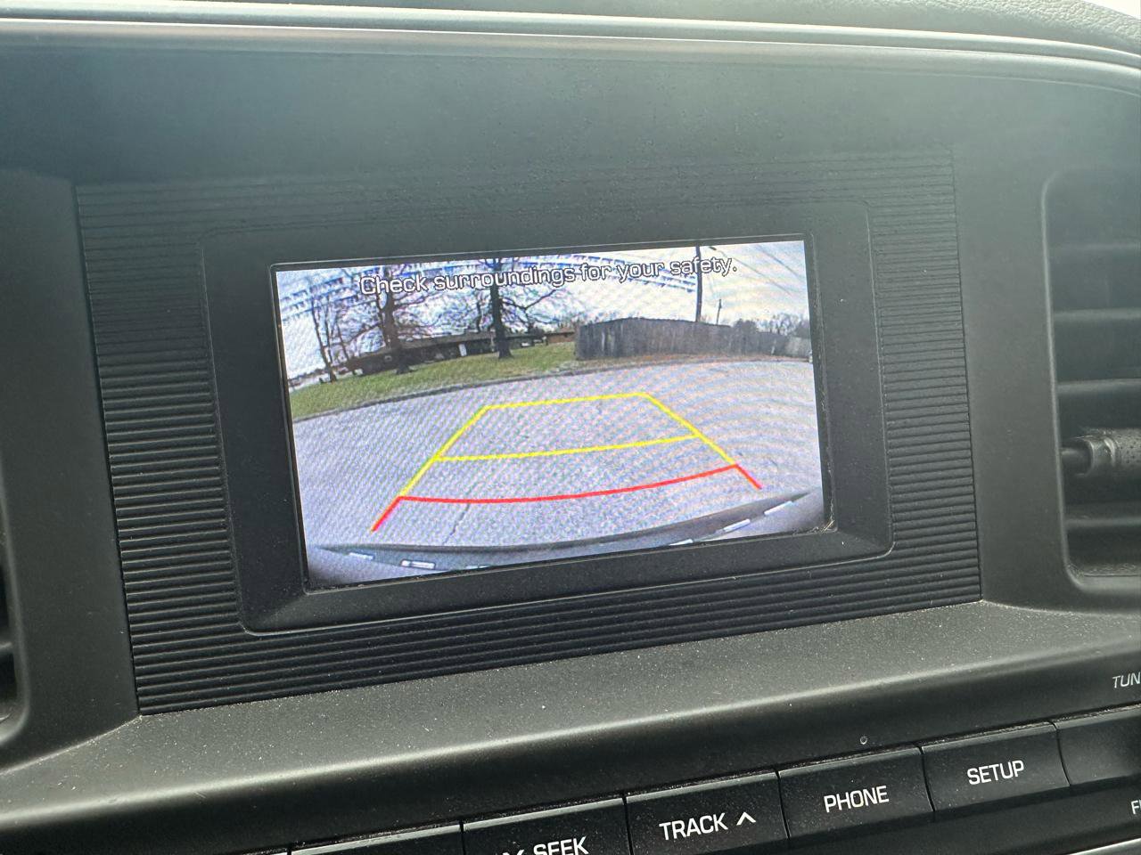 Used 2020 Hyundai Elantra SE image 18