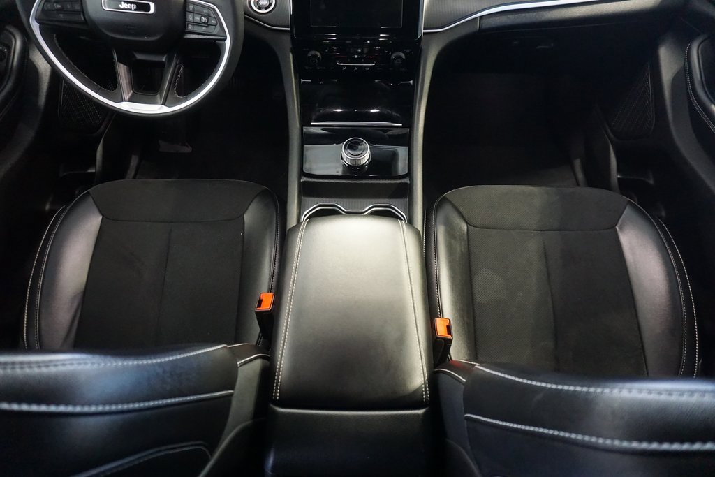 Used 2024 Jeep Grand Cherokee Altitude image 31