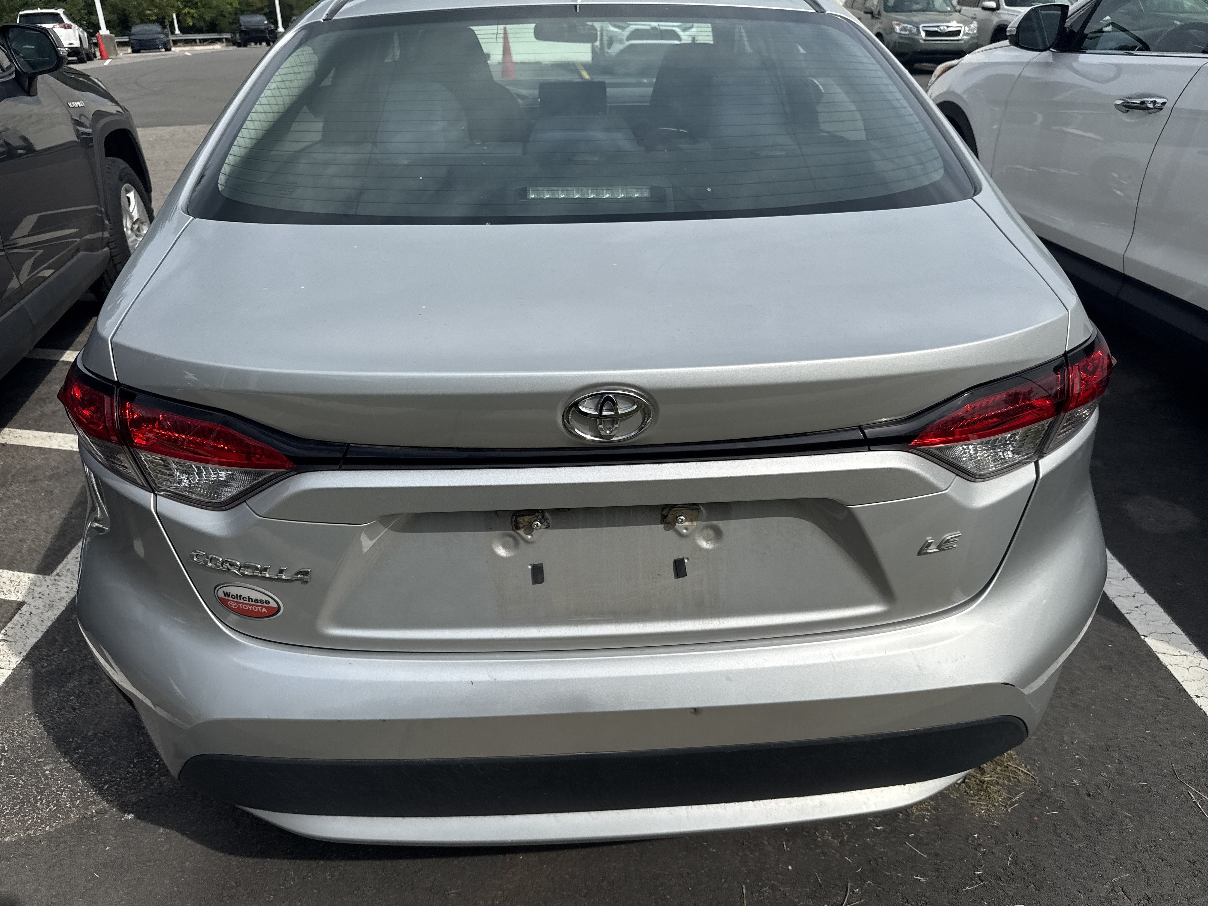 Used 2020 Toyota Corolla LE w/ Carpet Mat Package (TMS) FWD image 7