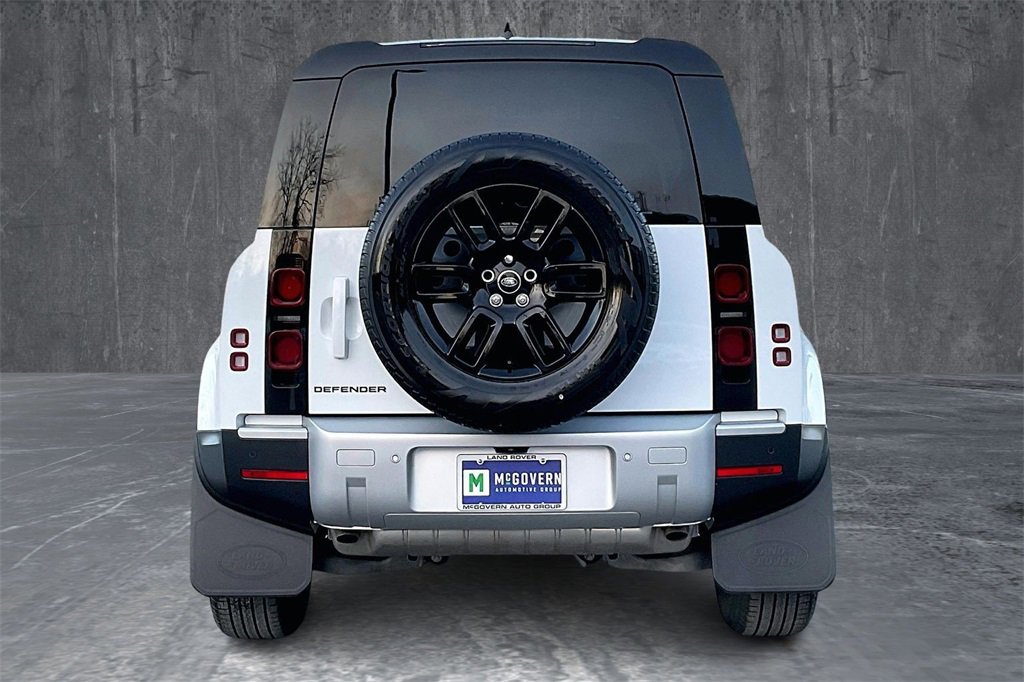 Used 2025 Land Rover Defender 110 S image 5