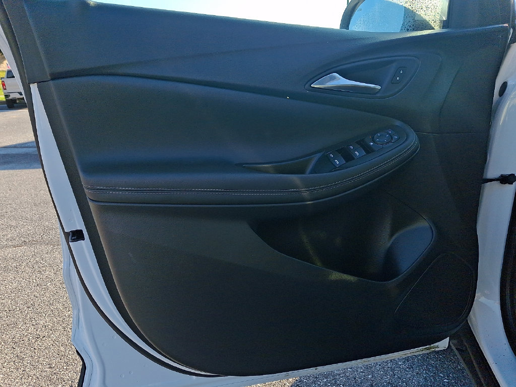 Used 2025 Buick Encore GX Preferred AWD/4WD image 12