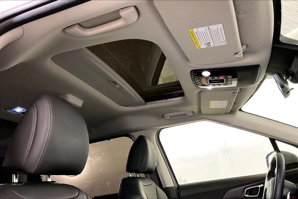 Used 2026 Kia Carnival SX FWD image 29