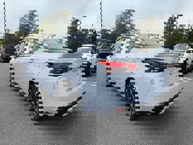 New 2025 Nissan Versa SR w/ Trunk Package image 7