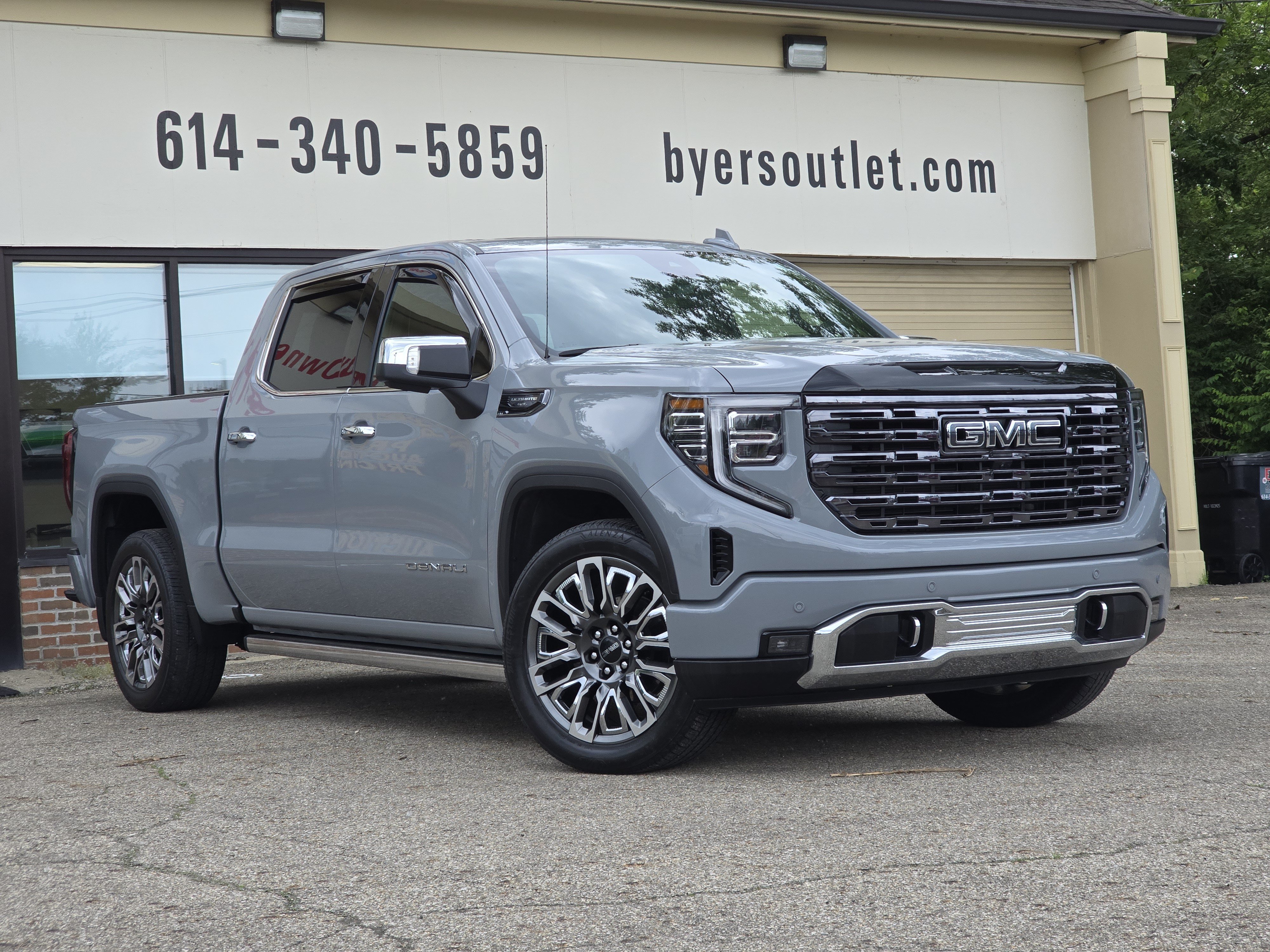 Used 2025 GMC Sierra 1500 Denali Ultimate AWD/4WD image 2