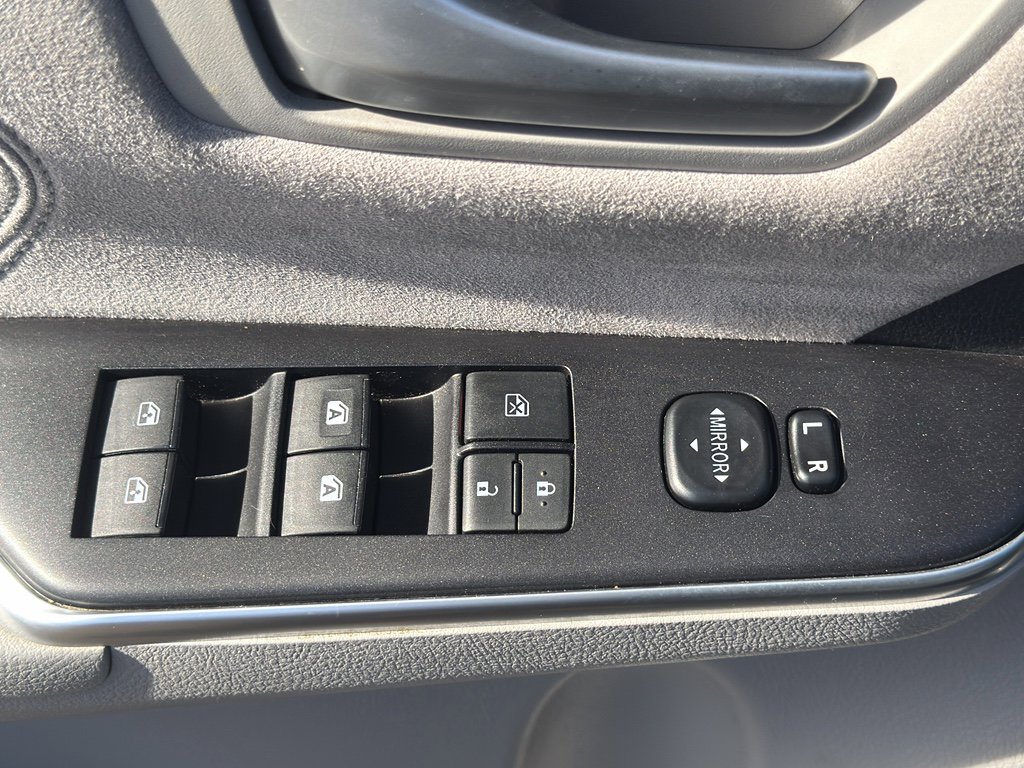 Used 2015 Toyota Camry XSE image 18