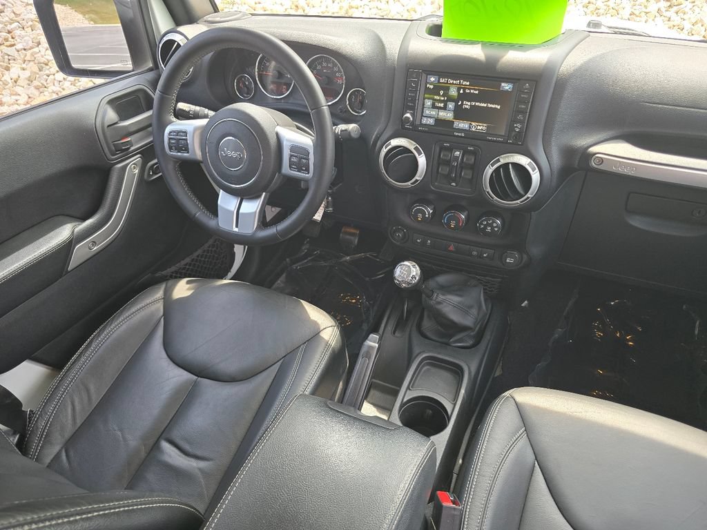 Used 2016 Jeep Wrangler Unlimited Rubicon AWD/4WD image 32