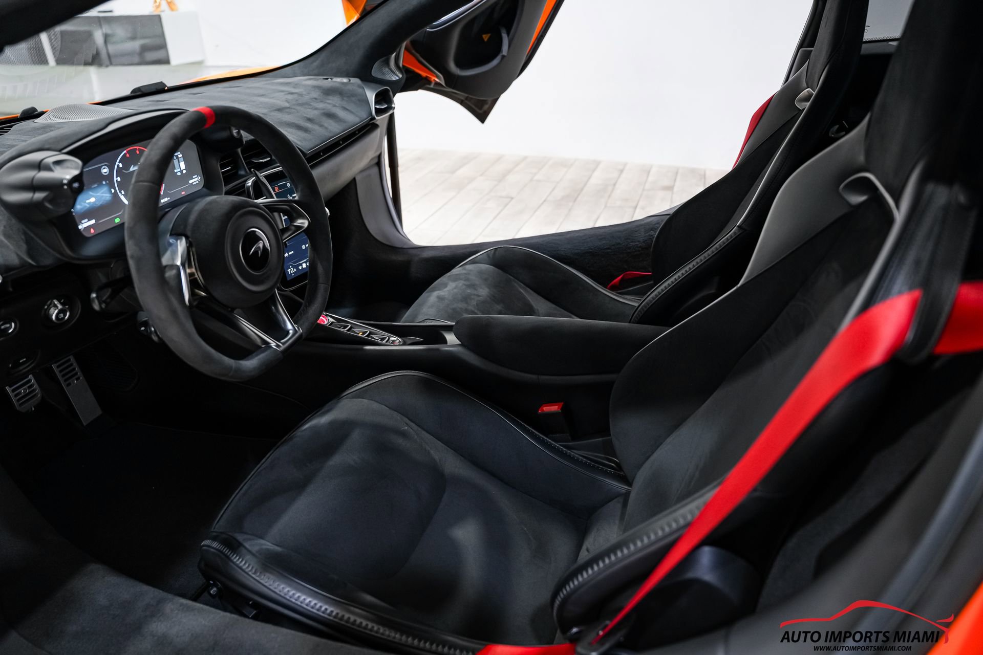 Used 2023 McLaren Artura image 40