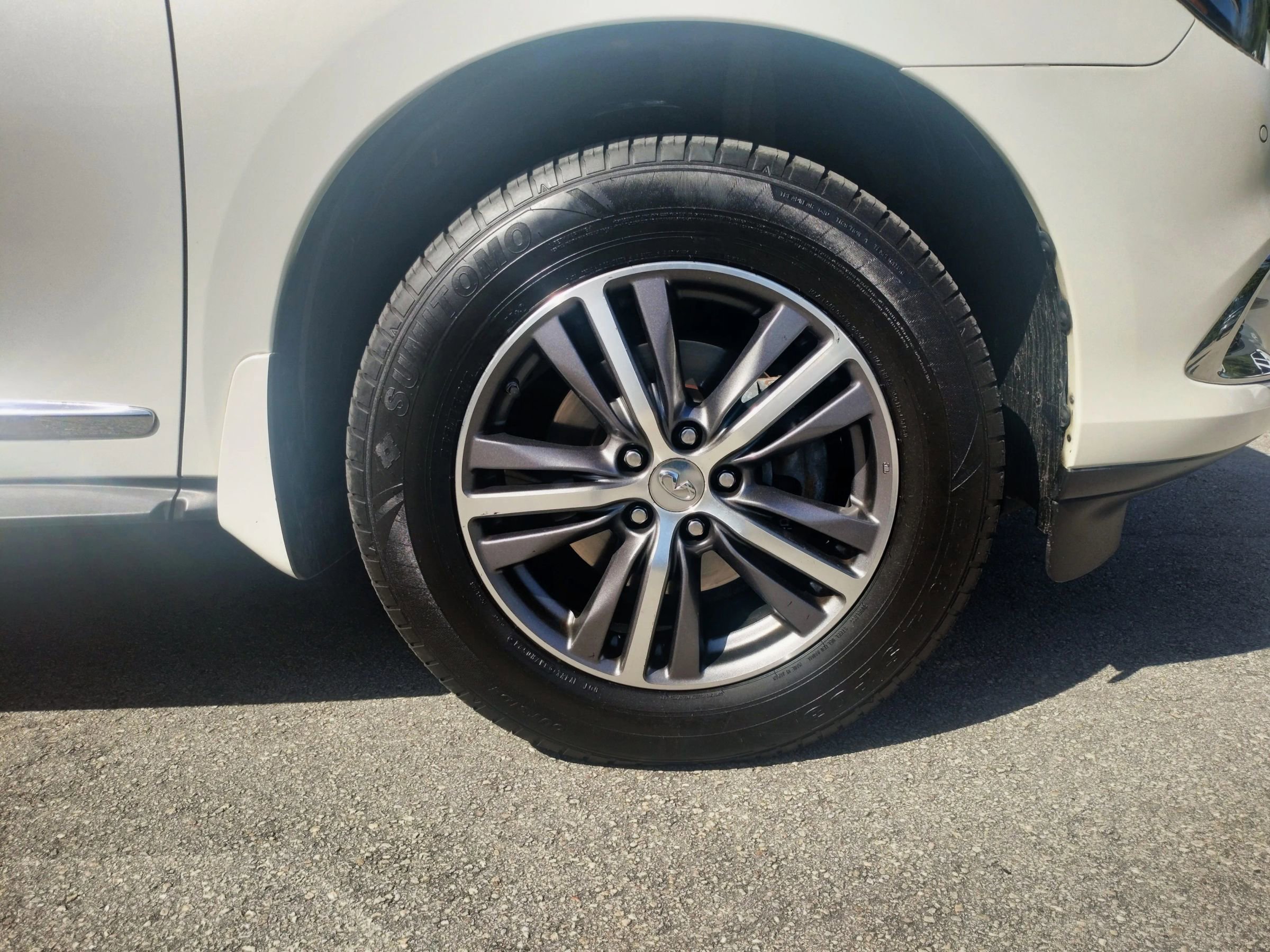 Used 2019 INFINITI QX60 Luxe w/ Essential Package image 30