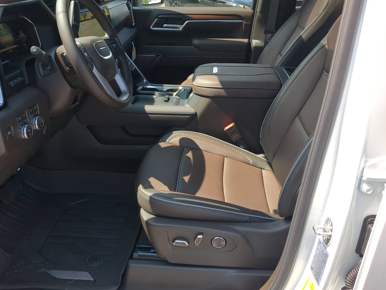 New 2026 GMC Sierra 2500 Denali w/ Denali Reserve Package AWD/4WD image 20