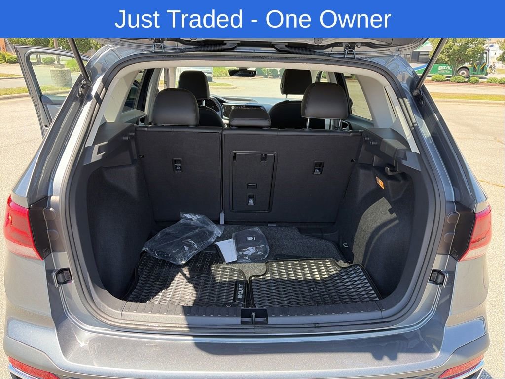 Used 2023 Volkswagen Taos SE FWD image 12