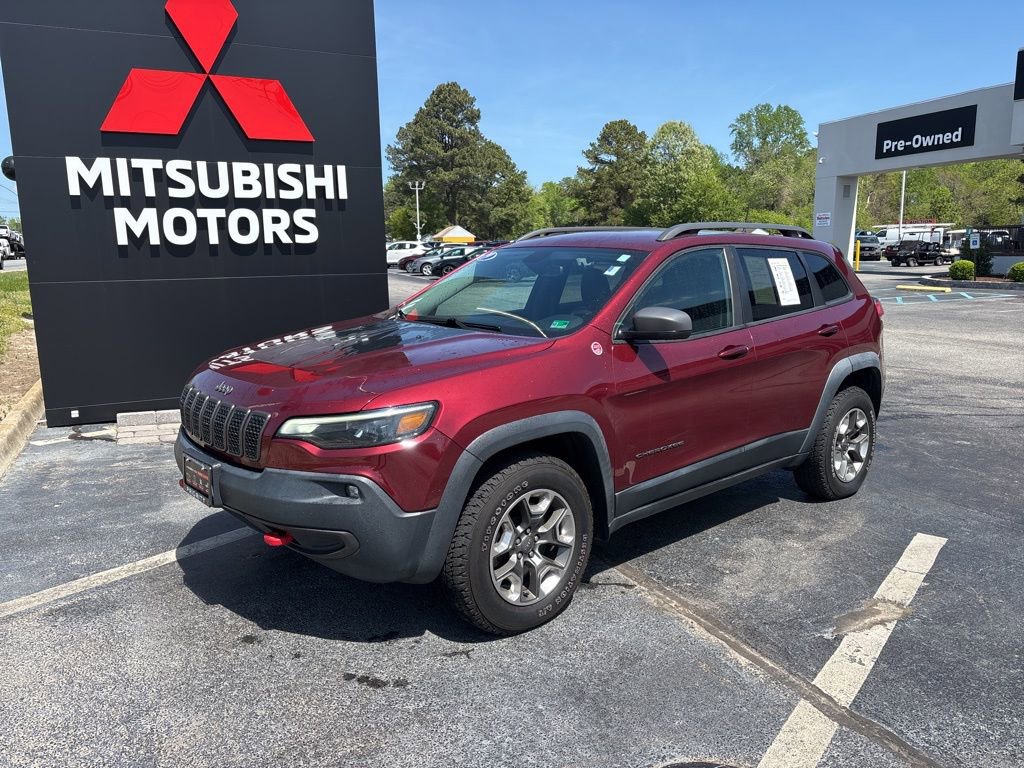 Used 2019 Jeep Cherokee Trailhawk w/ Cold Weather Group AWD/4WD image 2