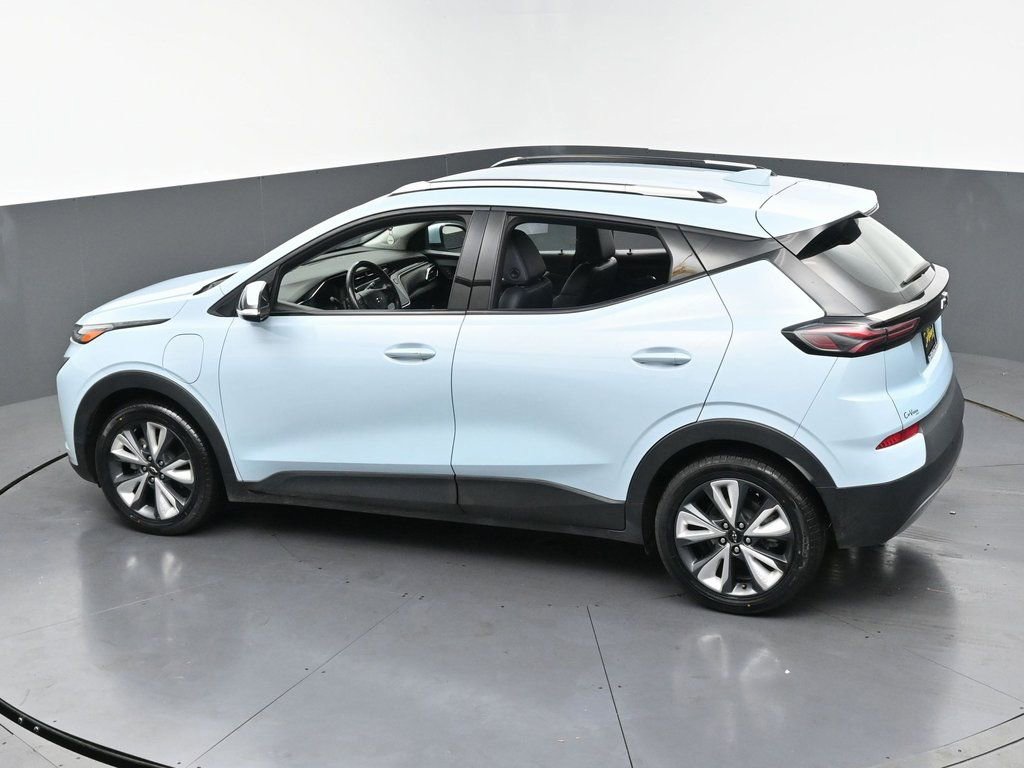Used 2022 Chevrolet Bolt EUV LT w/ Convenience Package FWD image 45