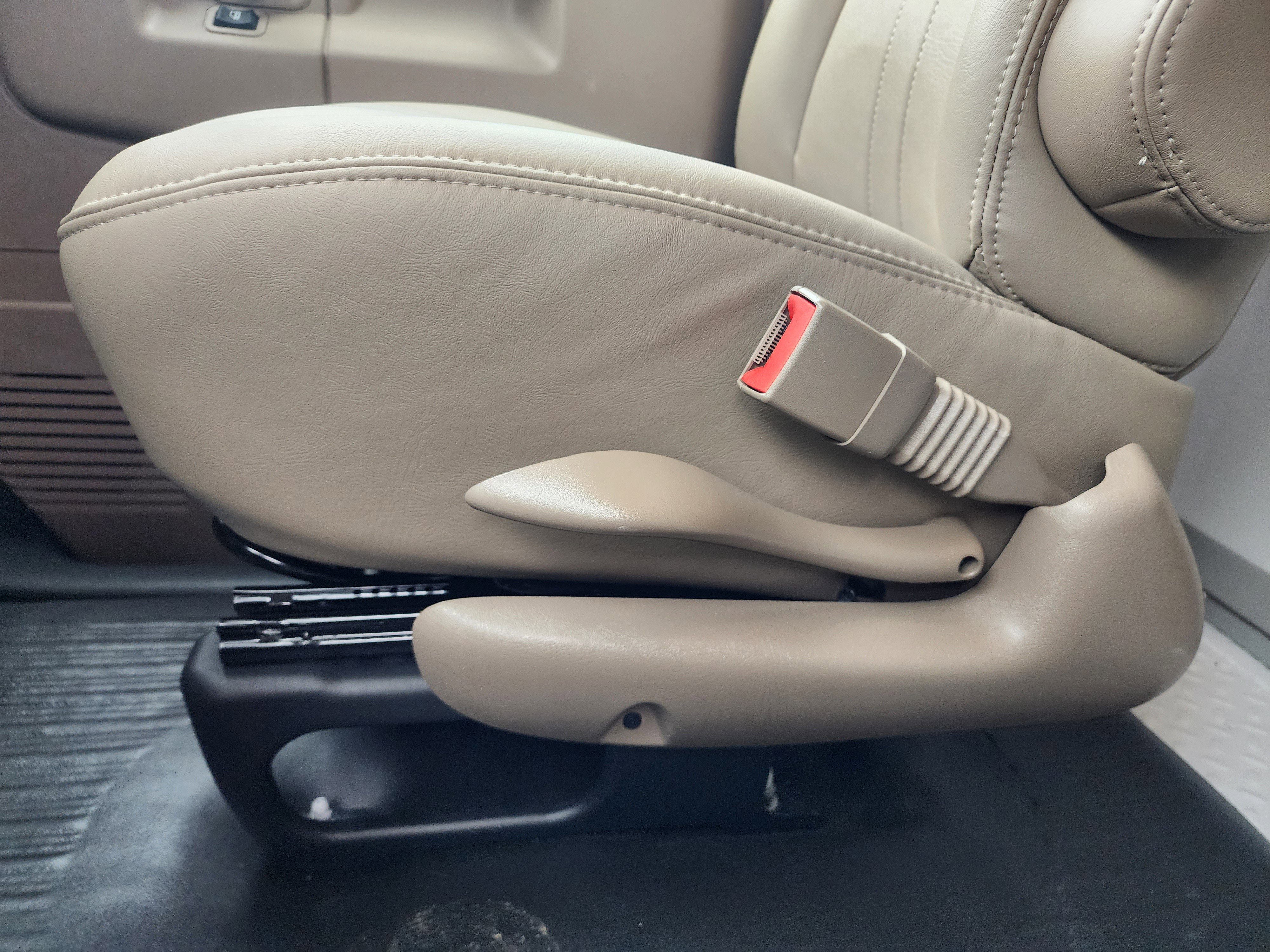 New 2025 Chevrolet Express 3500 w/ Power Convenience Package image 30