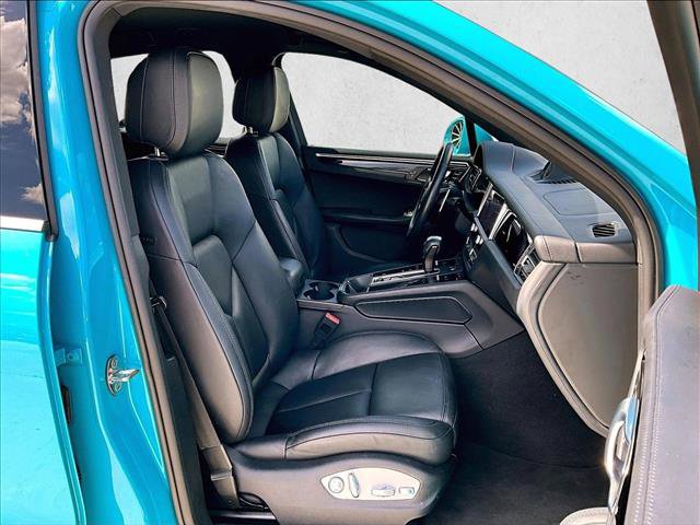 Used 2023 Porsche Macan AWD/4WD image 9