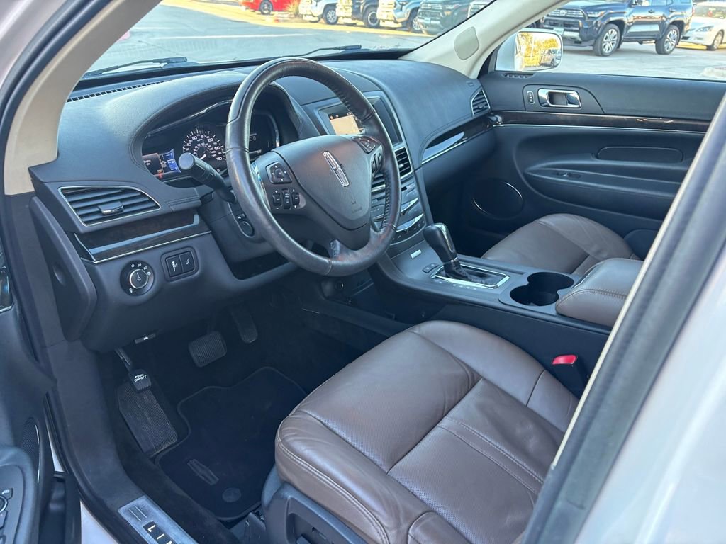 Used 2018 Lincoln MKT AWD w/ Technology Package image 7