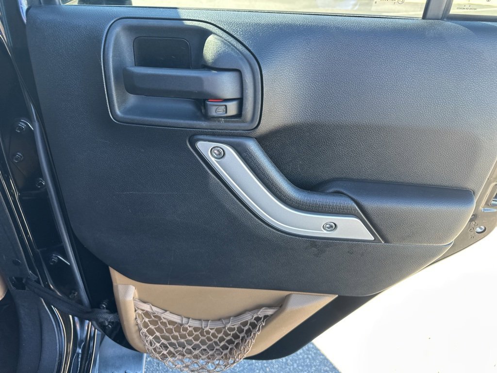 Used 2014 Jeep Wrangler Unlimited Sahara w/ Max Tow Package image 16