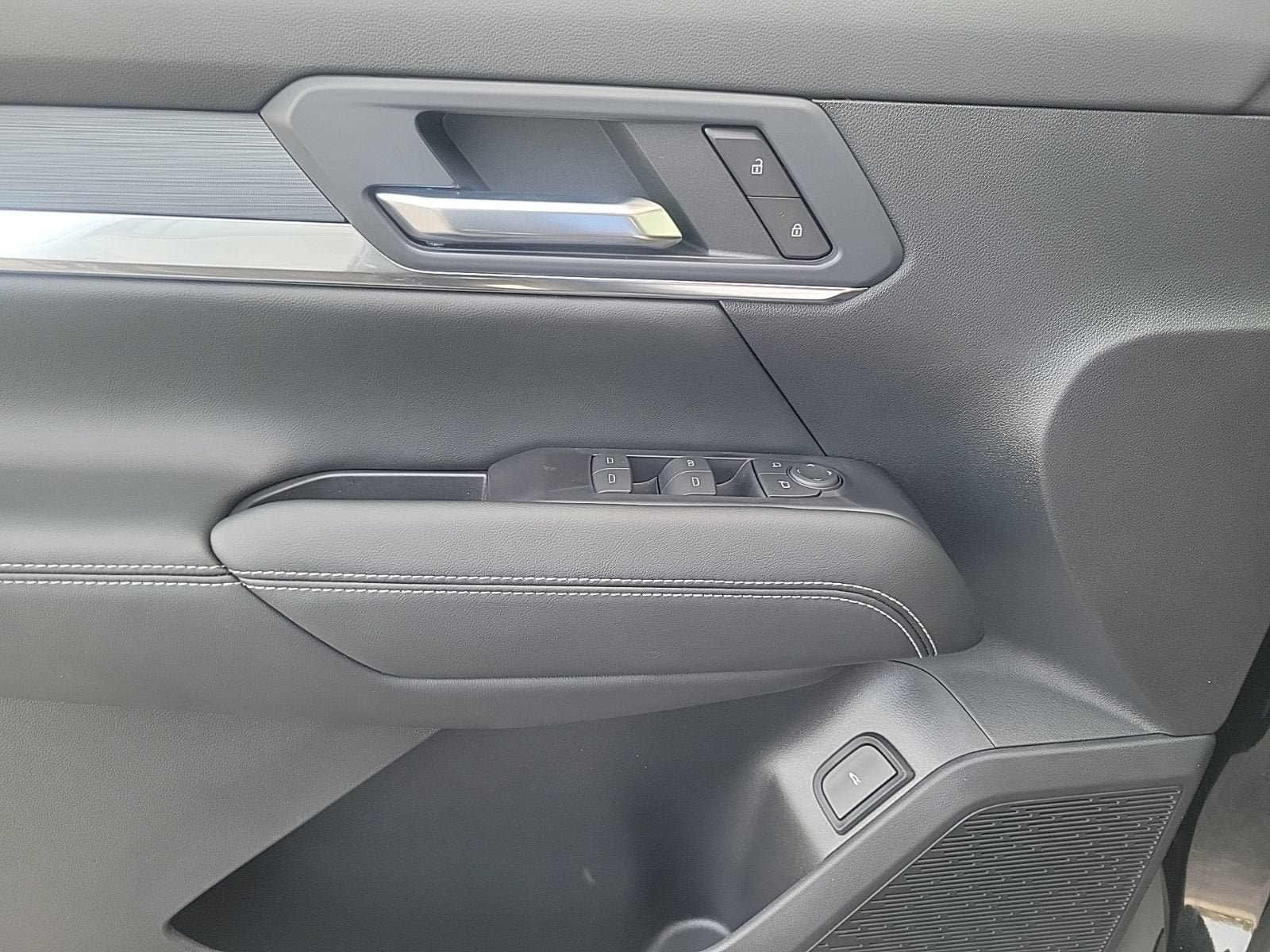 New 2027 GMC Terrain Elevation w/ Elevation Premium Package FWD image 14