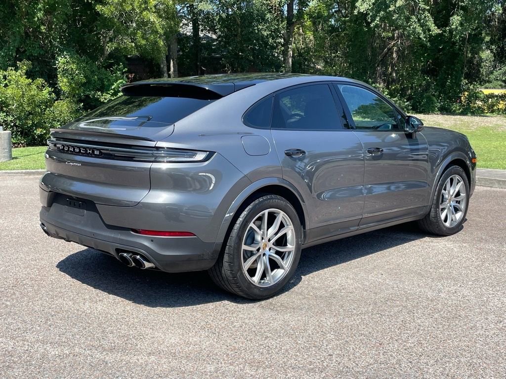 Used 2024 Porsche Cayenne Coupe image 3