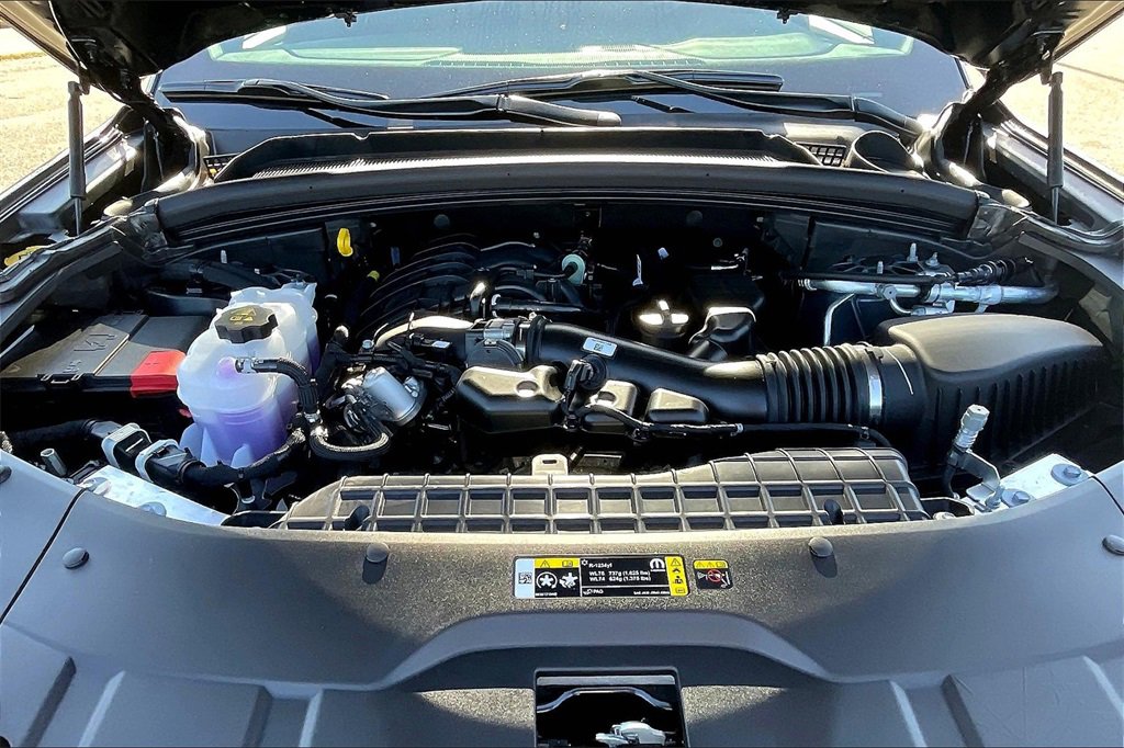 New 2025 Jeep Grand Cherokee Altitude image 11