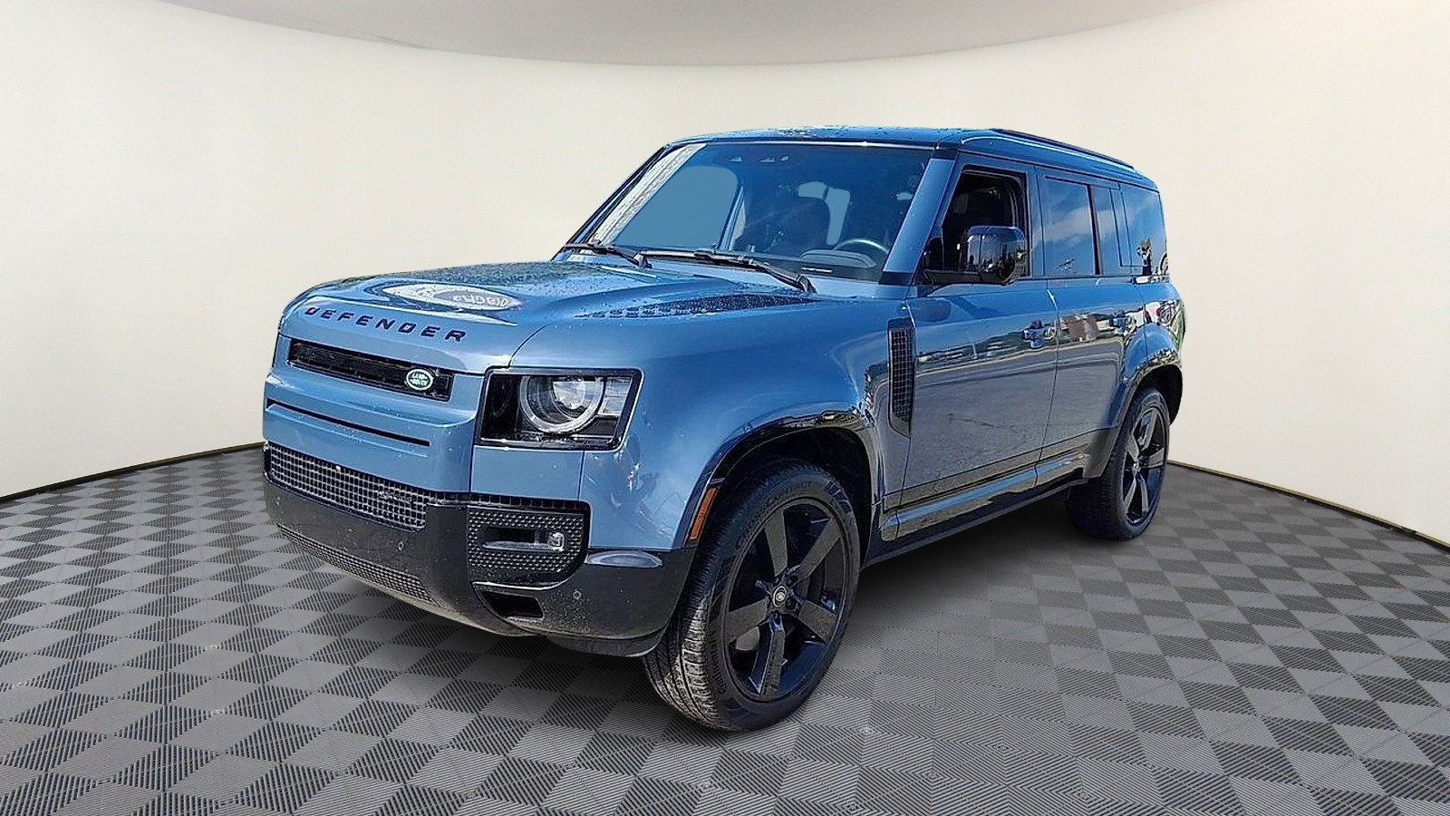 Used 2023 Land Rover Defender 110 X-Dynamic SE AWD/4WD image 4