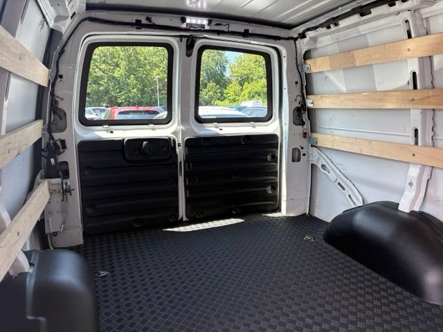 Used 2025 GMC Savana 2500 w/ Driver Convenience Package RWD image 12