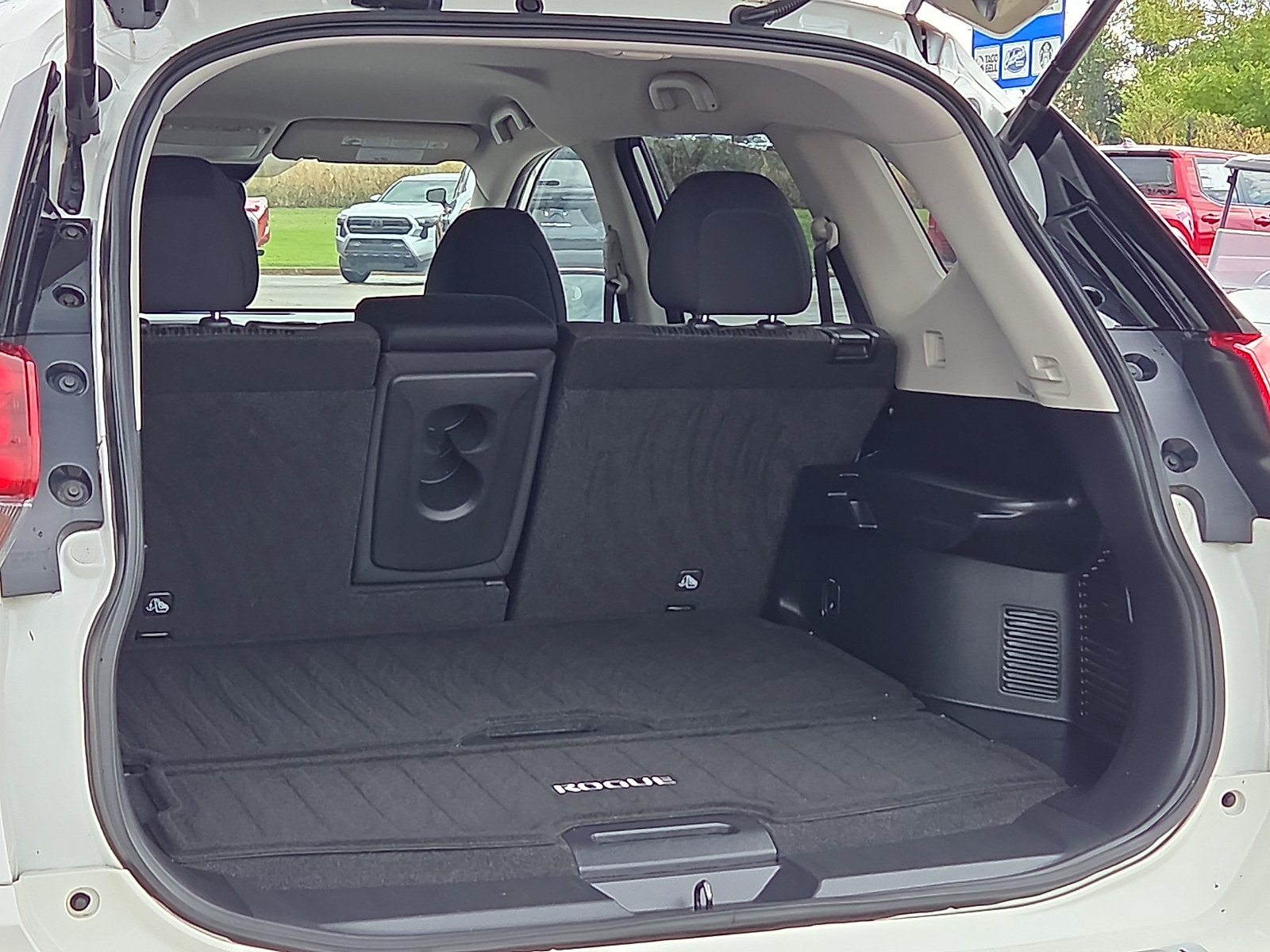 Used 2020 Nissan Rogue SV AWD/4WD image 9