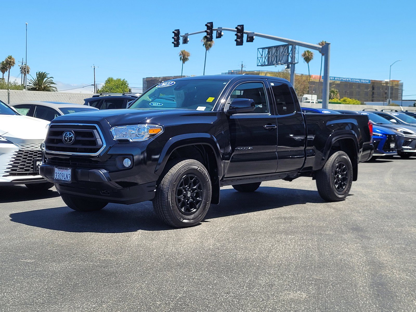 Used 2022 Toyota Tacoma SR5 AWD/4WD image 8