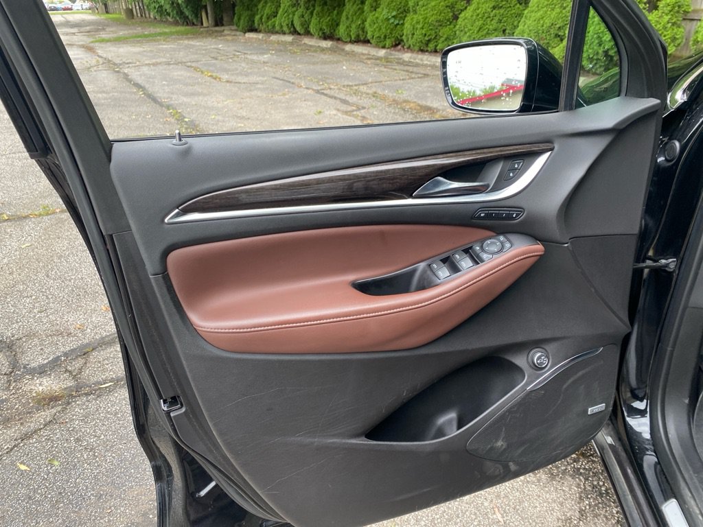 Used 2019 Buick Enclave Avenir w/ Avenir Technology Package AWD/4WD image 12
