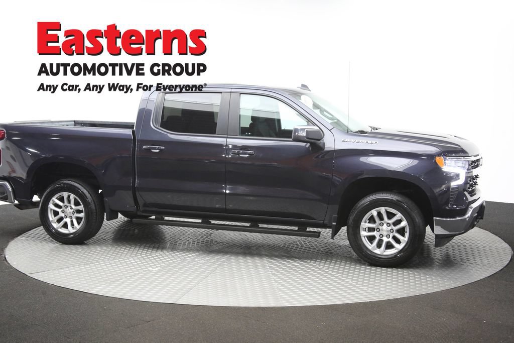 Used 2022 Chevrolet Silverado 1500 LT AWD/4WD image 46