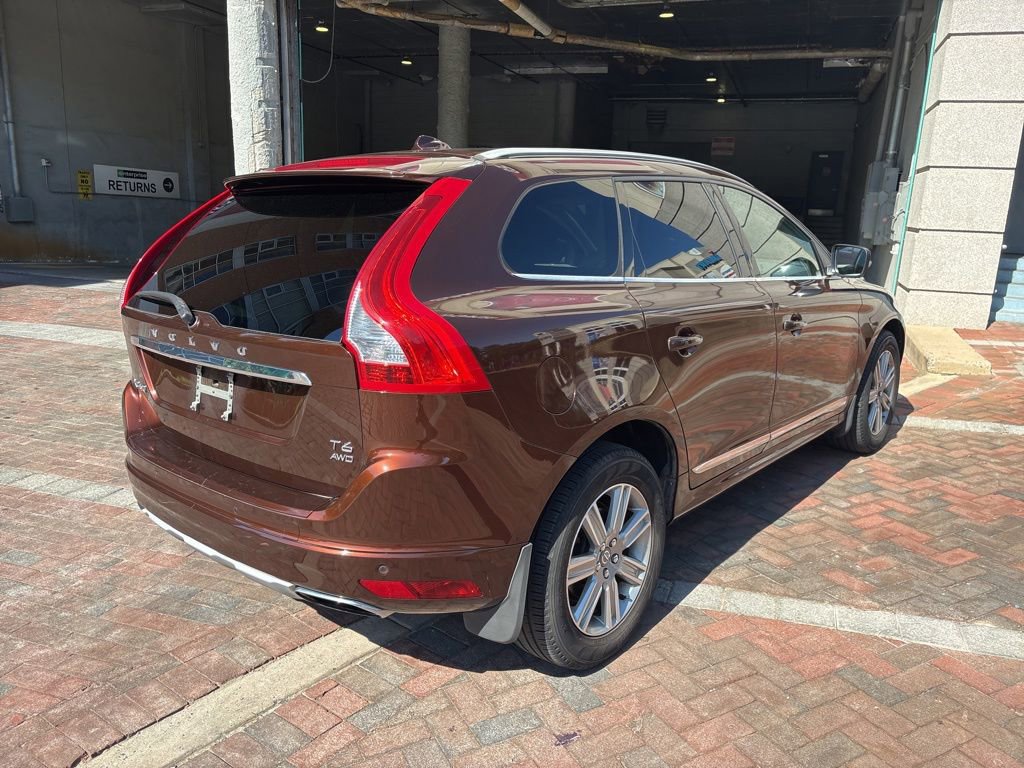 Used 2016 Volvo XC60 T6 w/ Proximity Package AWD/4WD image 3