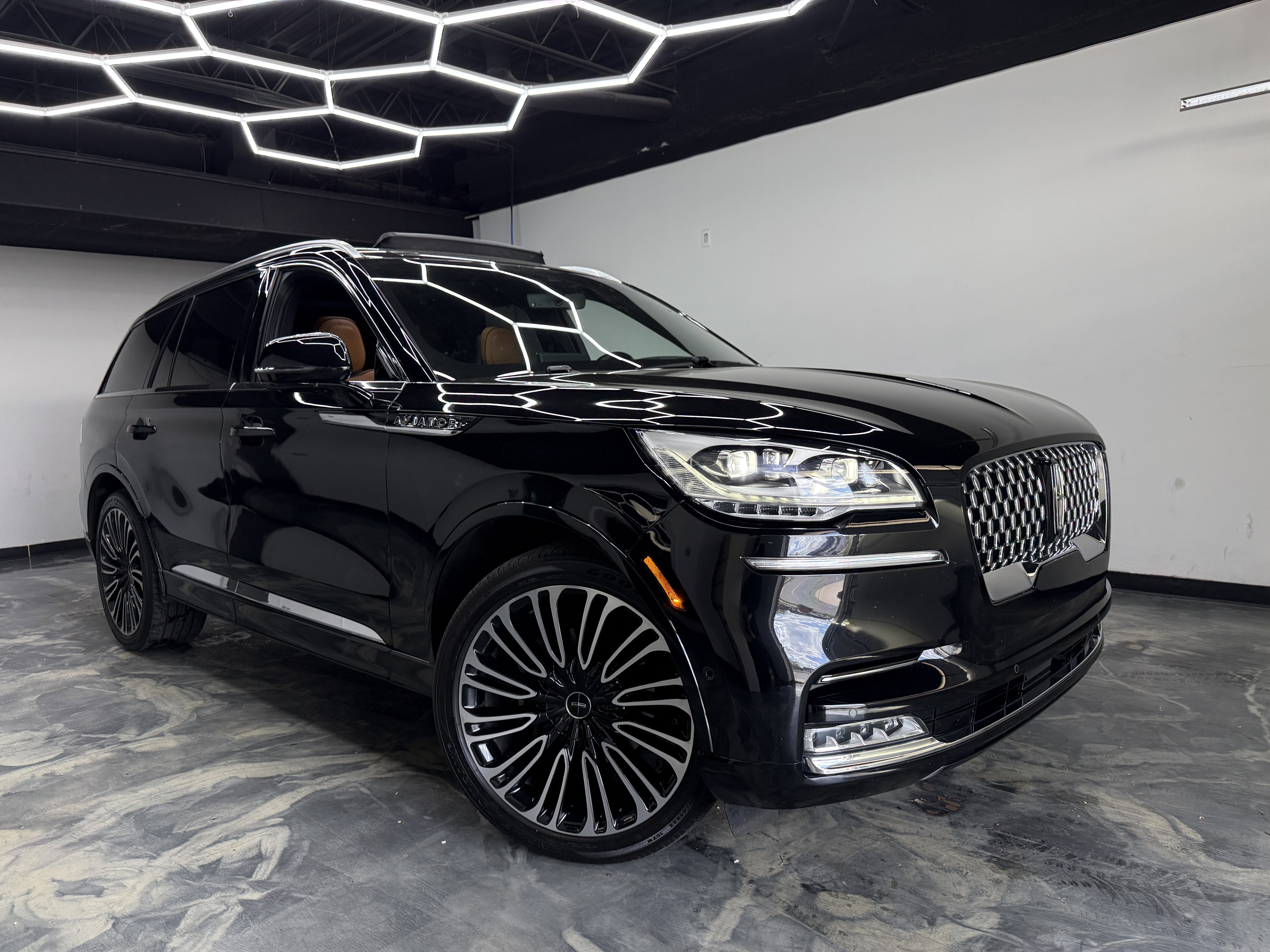 Used 2023 Lincoln Aviator Black Label w/ Dynamic Handling Package AWD/4WD image 6