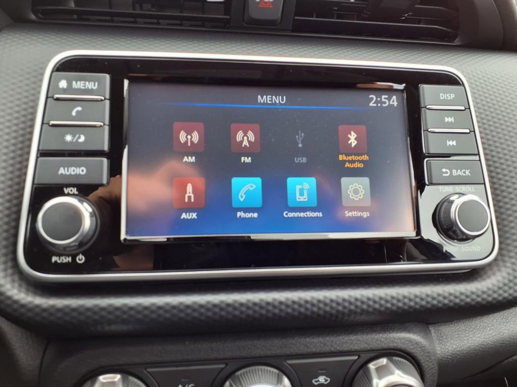 Certified 2025 Nissan Kicks Play S image 5