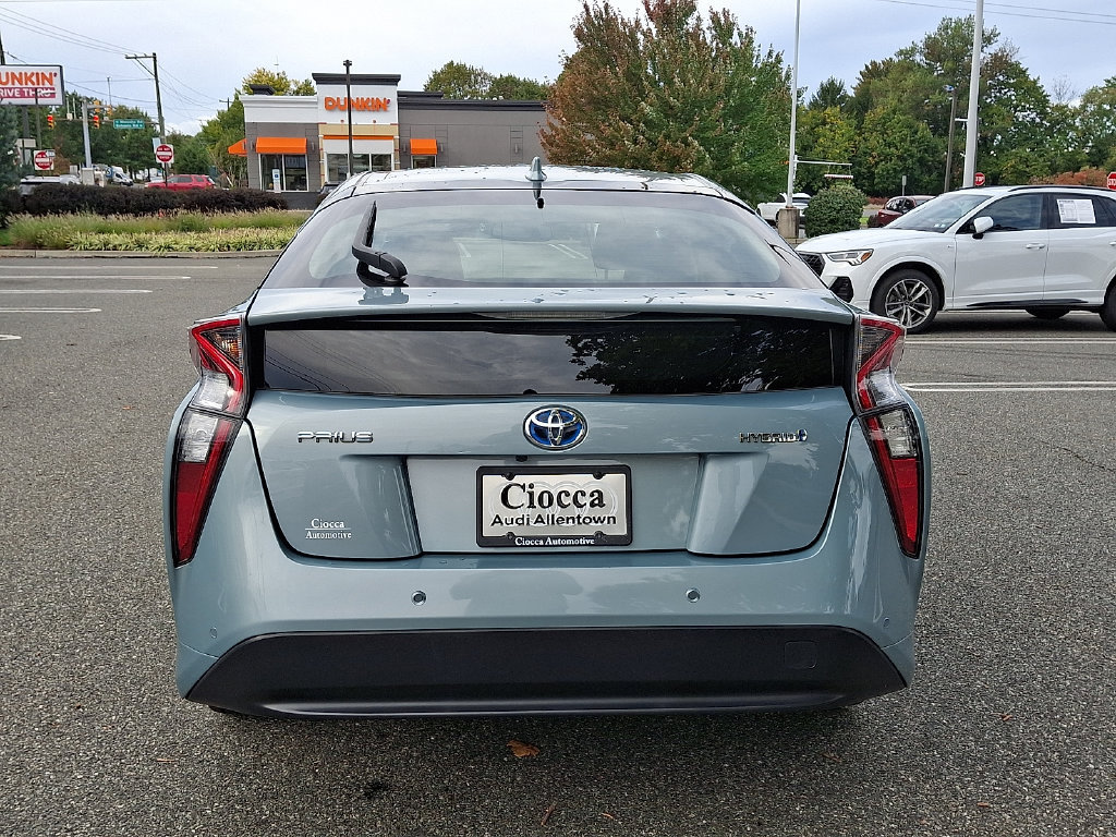 Used 2018 Toyota Prius Four w/ Advanced Technology Package FWD image 8