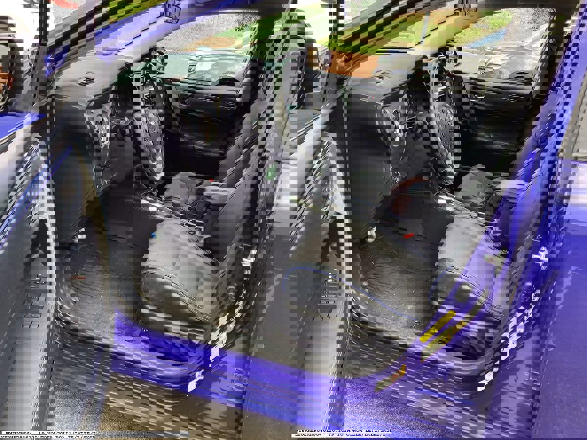 Used 2019 Toyota Corolla SE image 9