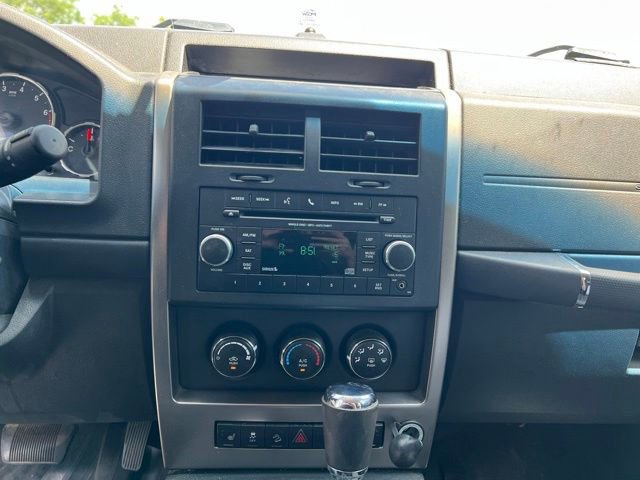 Used 2012 Jeep Liberty Sport AWD/4WD image 16