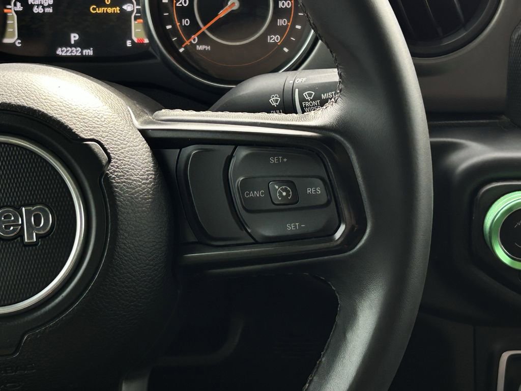 Certified 2021 Jeep Gladiator Willys image 18