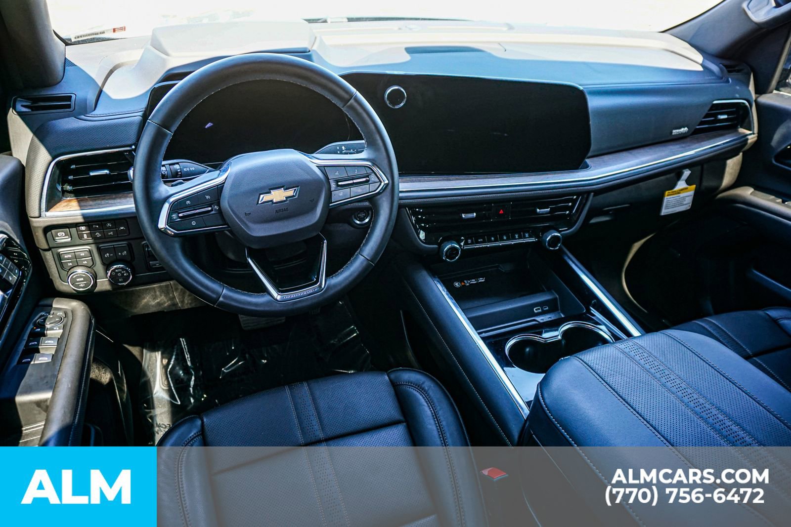 Used 2025 Chevrolet Suburban High Country image 31