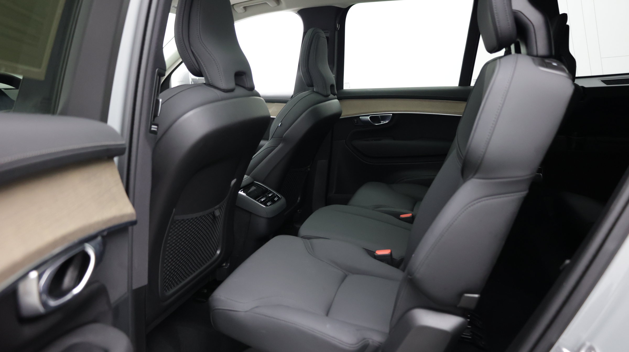 Used 2025 Volvo XC90 B5 Core AWD/4WD image 30