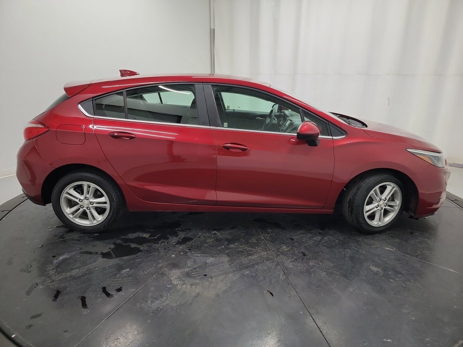 Used 2018 Chevrolet Cruze LT w/ Convenience Package image 18