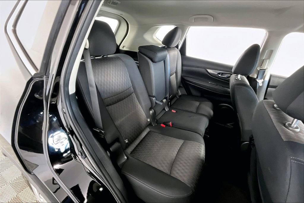 Used 2018 Nissan Rogue S image 27