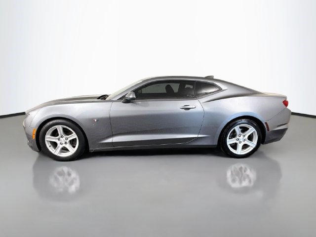 Used 2020 Chevrolet Camaro LT RWD image 6