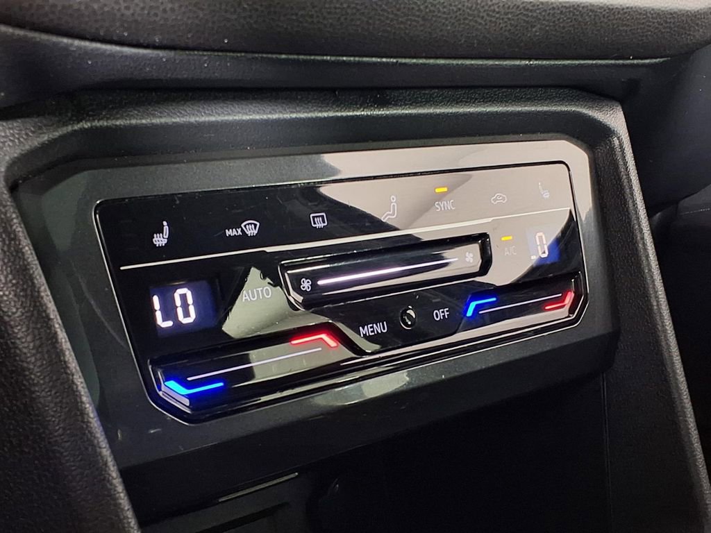 Used 2024 Volkswagen Tiguan SE R-Line image 23