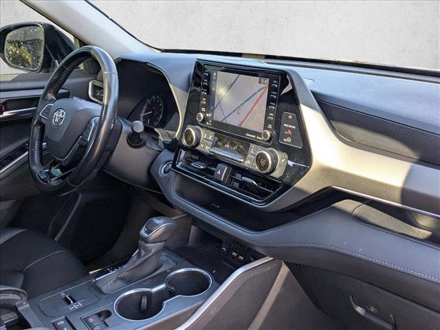 Used 2020 Toyota Highlander XLE image 24